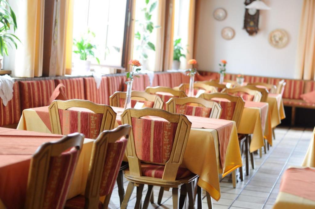 Hotel Schwarzes Ross ชวาร์ซอัคอัมไมน์ ภายนอก รูปภาพ